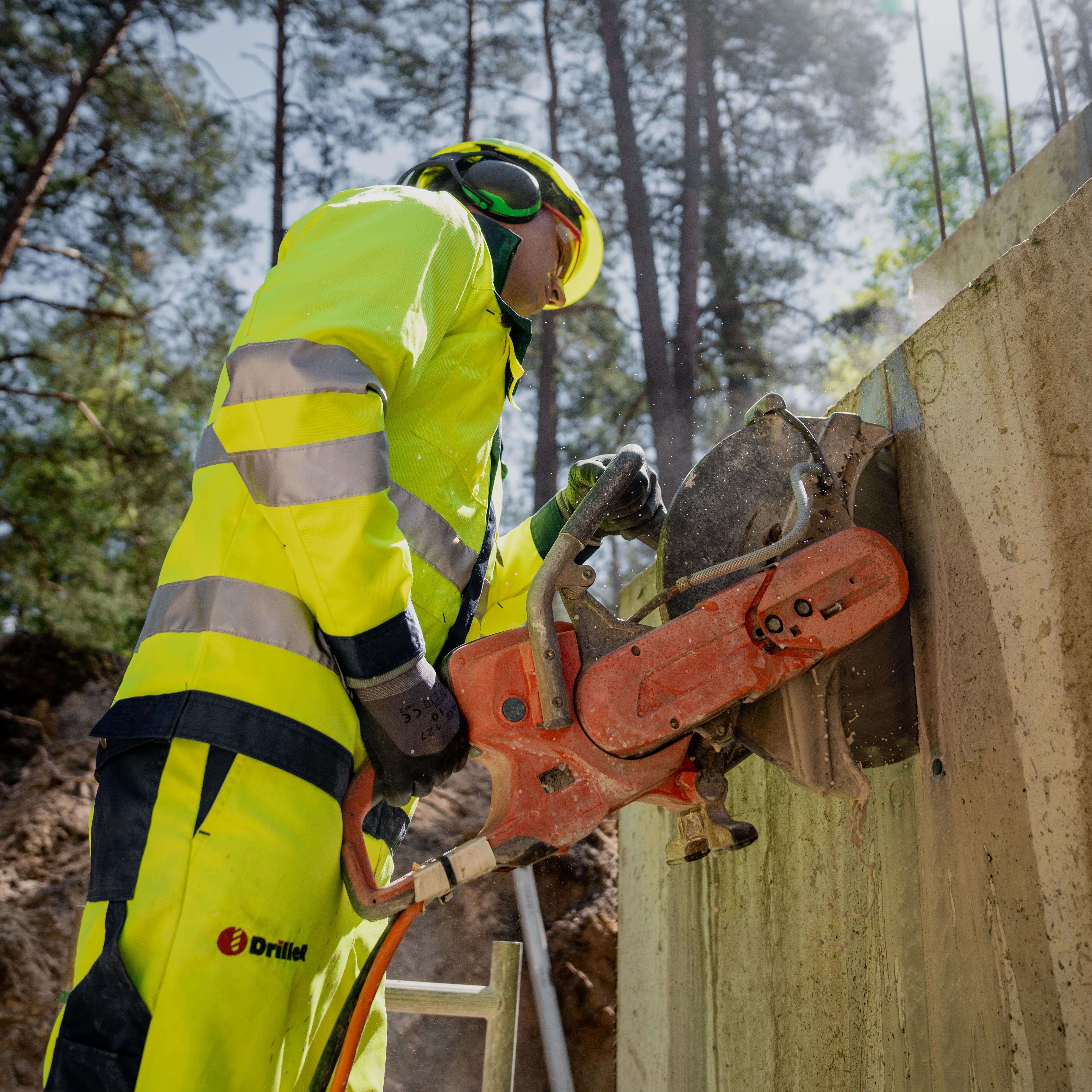 rokas ripzāģis betona sienas zāģēšanai